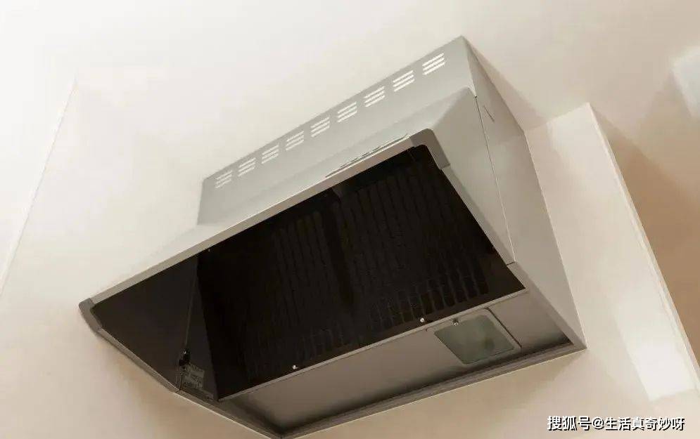 小熊变压电饭煲发布：1100W 功率、环翼釜内胆，首发价 999 元